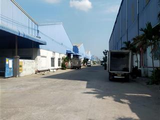 Cho thuê 1800m2  cạnh kcn tân tạo cont 40f 24h, có pccc thẩm duyệt