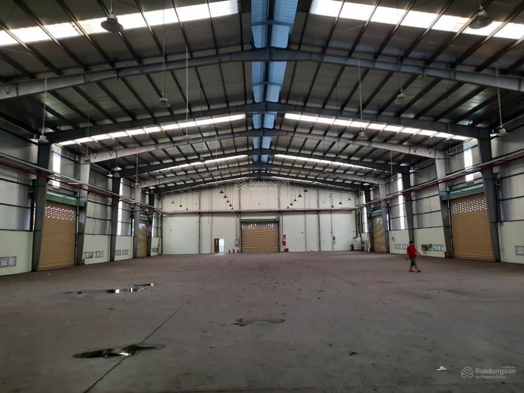 Kho xưởng cạnh kcn tân tạo, dt 3000m2  cont 40f vào 24h, pccc đầy đủ