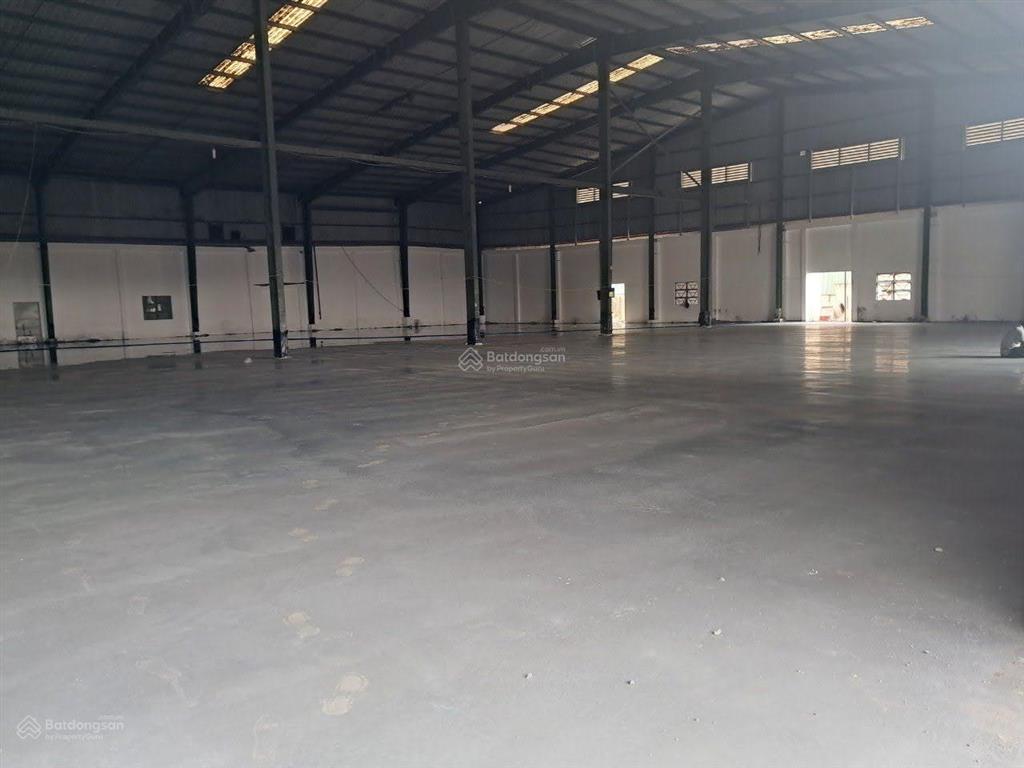 Kho xưởng cạnh kcn tân tạo, dt 2000m2  cont 40f vào 24h, pccc đầy đủ