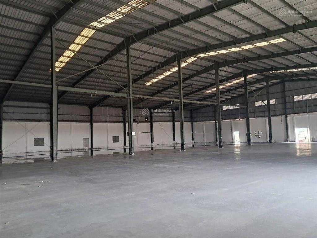 Kho xưởng cạnh kcn tân tạo, dt 2000m2  cont 40f vào 24h, pccc đầy đủ