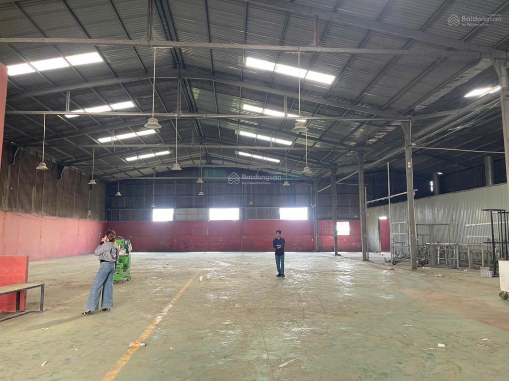 Cho thuê 1200m2  85 triệu/th, đường nội bộ ql1a  container vào 24h  pccc
