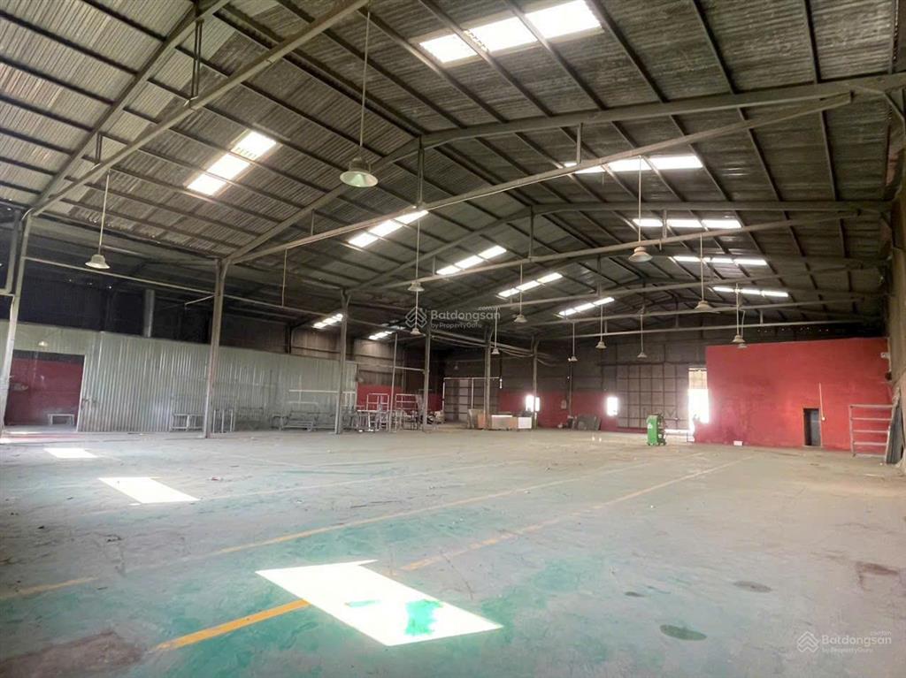 Cho thuê 1200m2  85 triệu/th, đường nội bộ ql1a  container vào 24h  pccc