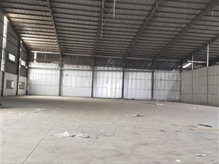 Cho thuê dt 1400m2 đường tỉnh lộ 10, container vào, có hệ thống pccc