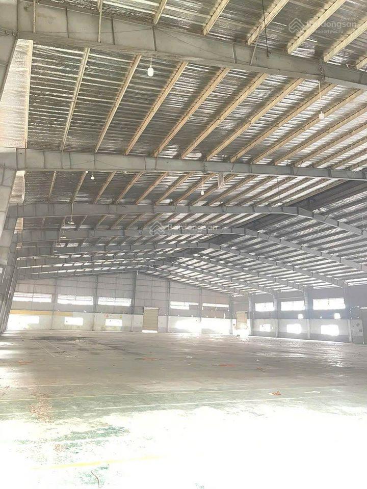 Kho cạnh sân bay tsn, dt kho 5500m2 + sân 2000m2, có pccc tự động, cont40f vào