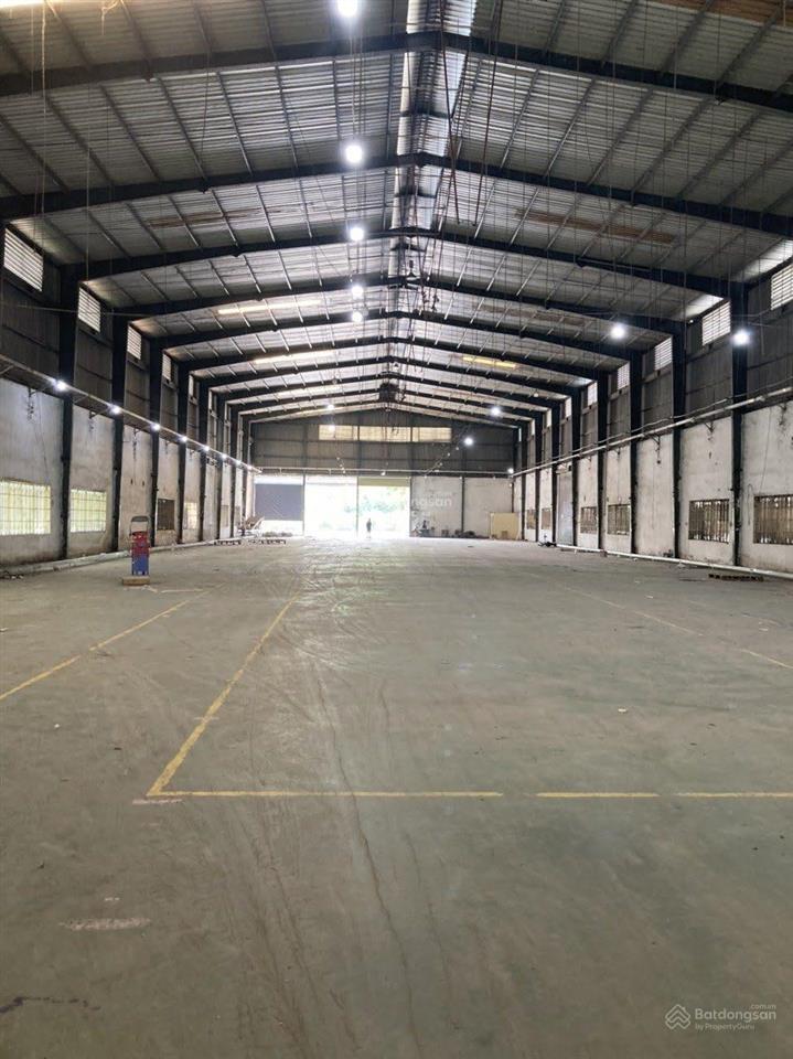 Tổng dt 5000m2 (kho 2.800m2)  90k/m2/th  đ. nguyễn cửu phú (cont40f)  có pccc thẩm duyệt