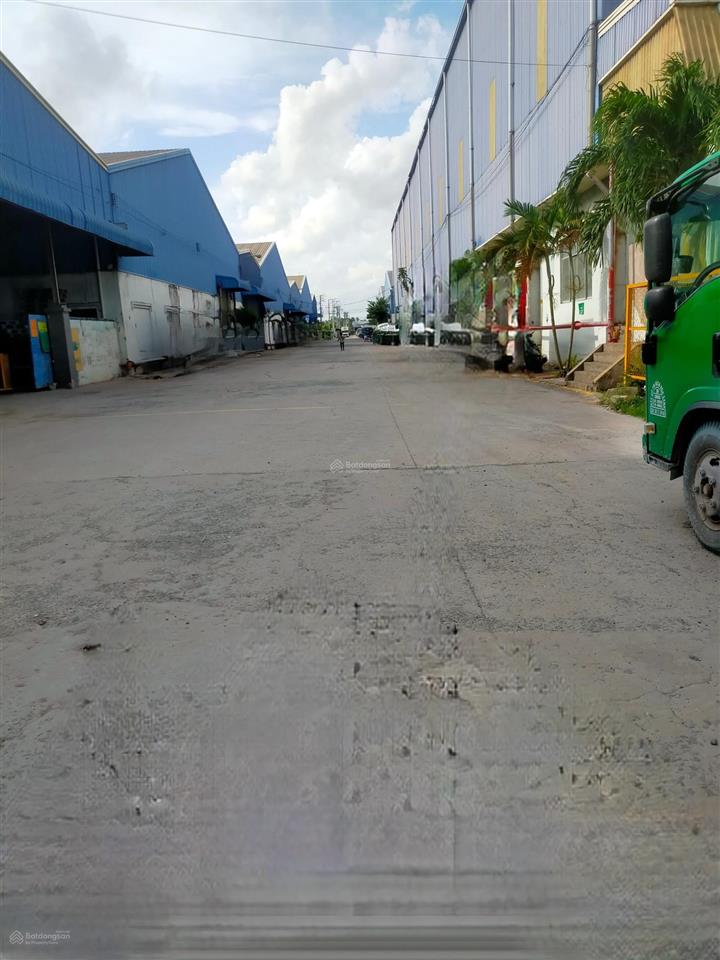 Tổng dt 5000m2 (kho 2.800m2)  90k/m2/th  đ. nguyễn cửu phú (cont40f)  có pccc thẩm duyệt