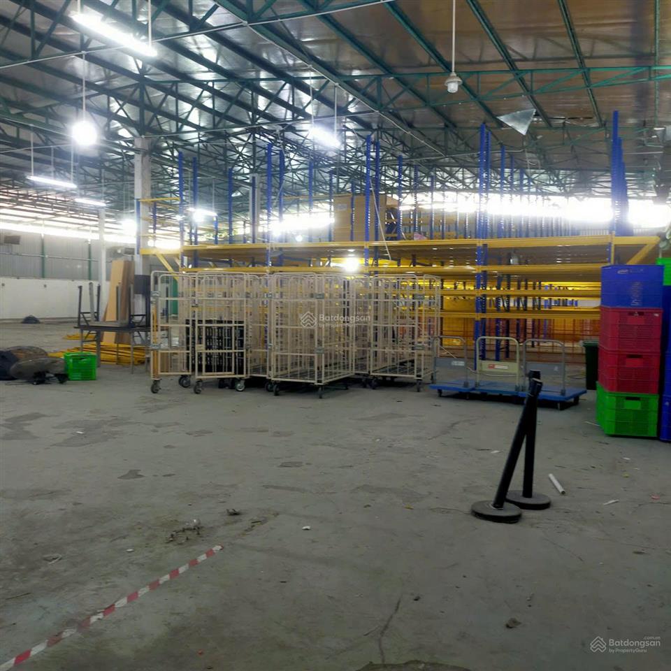 Cho thuê kho 1100m2  đường container 40f vào ok, có hệ thống pccc