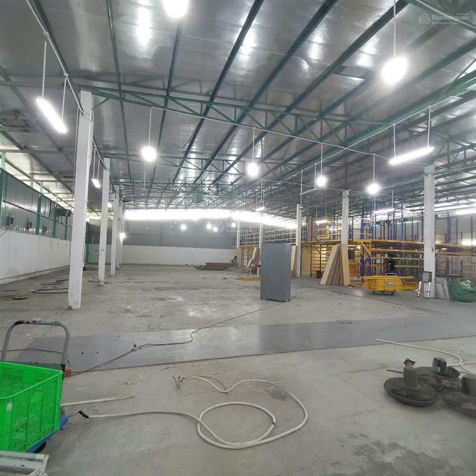 Cho thuê kho 1100m2  đường container 40f vào ok, có hệ thống pccc