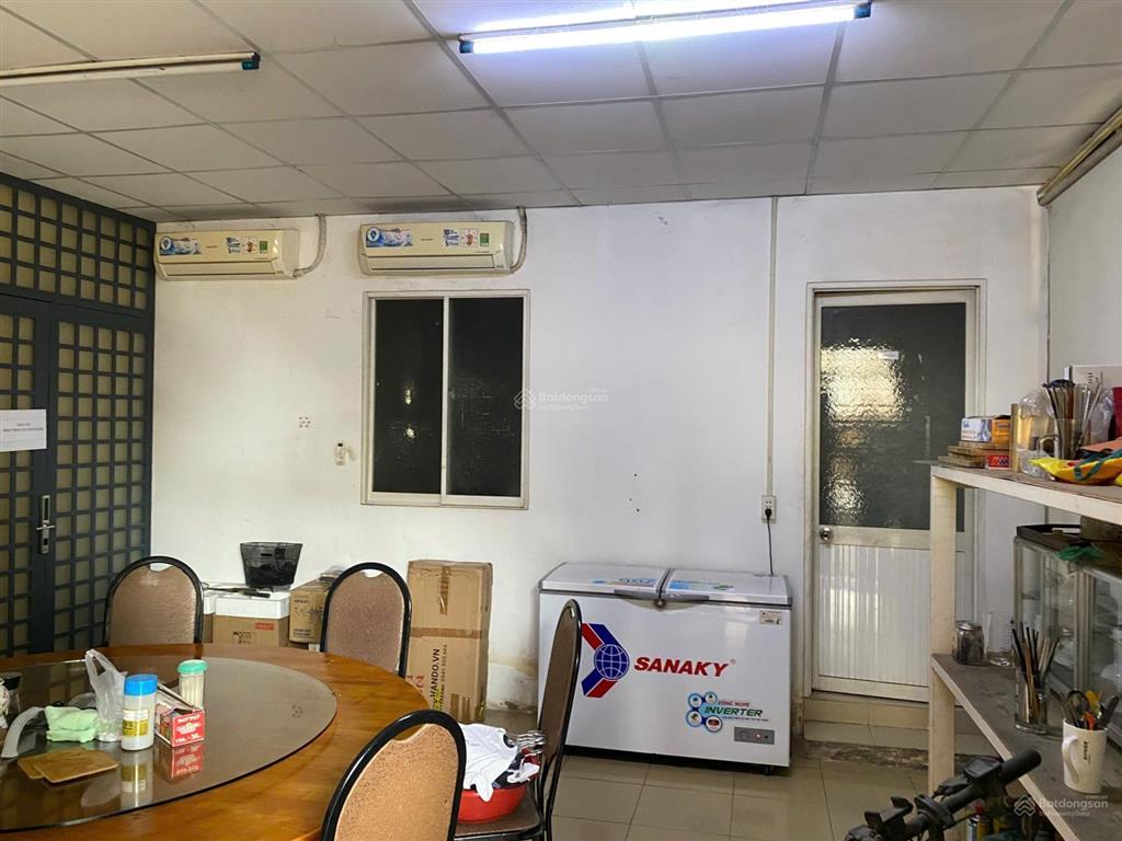 Cho thuê dt xưởng 1800m2/tổng kv 2600m2  tân tạo, có pccc tự động, cont vào 24h