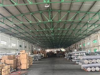 Cho thuê kho xưởng 1800m2  150 triệu/th đường lê văn quới, cont 40f vào
