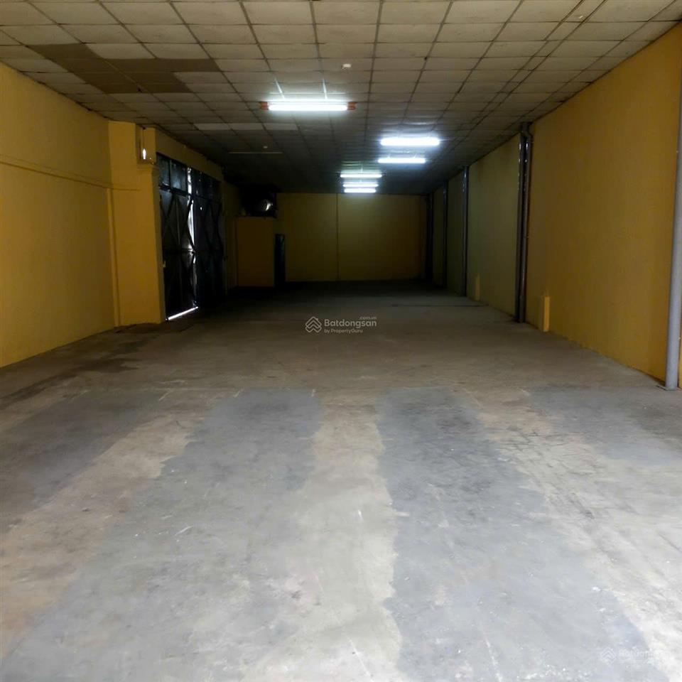 Cho thuê kho cạnh đầm sen  diện tích kho 500m2