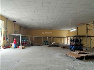 Cho thuê kho cạnh đầm sen  diện tích kho 500m2