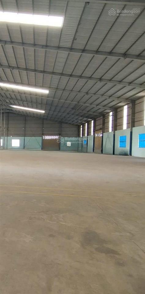Tổng dt 3.600m2 (kho 2.600m2)  75k/m2/th  khu đường ql1a (cont40f 24h)  có pccc