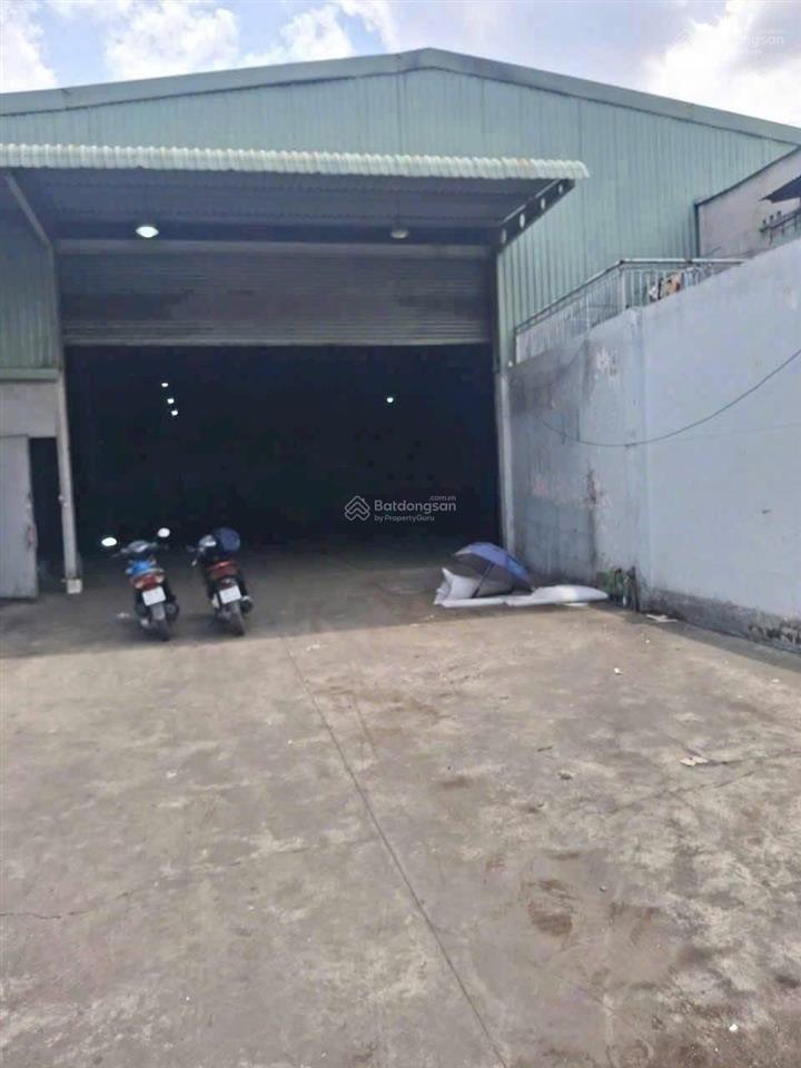 Cho thuê 1500m2 (1100m2 kho + sân 200m2 + nhà vp 200m2)  đường hương lộ 2  cont 40f
