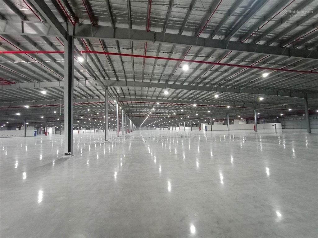Kho cạnh sân bay tsn, dtsd 7000m2 có pccc tự động, cont40f vào
