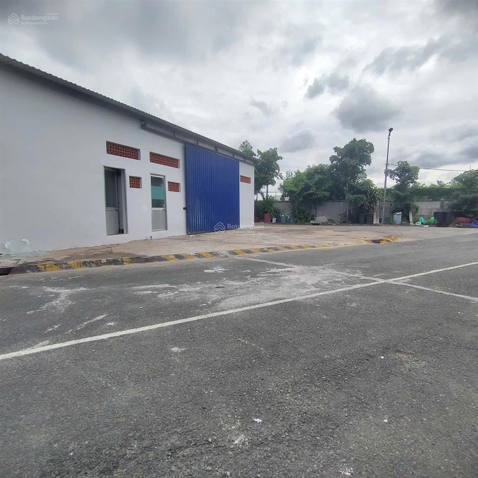 Tổng dt 5.000m2 (kho 2.300m2)  đường cont 40ft  có pccc