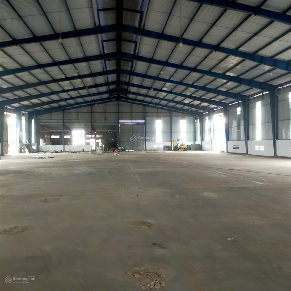 Tổng dt 5.000m2 (kho 2.300m2)  đường cont 40ft  có pccc