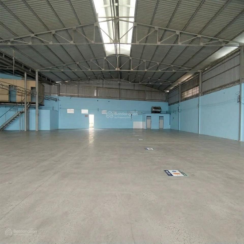 Cho thuê kho xưởng dt 1000m2  100tr/th  đường cont 40f  pccc đầy đủ