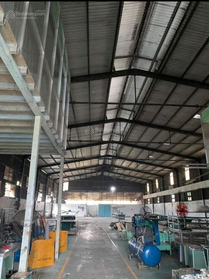 Cho thuê kho 900m2 mái cao 9m  có pccc  tải lớn  cont 40f vào ok
