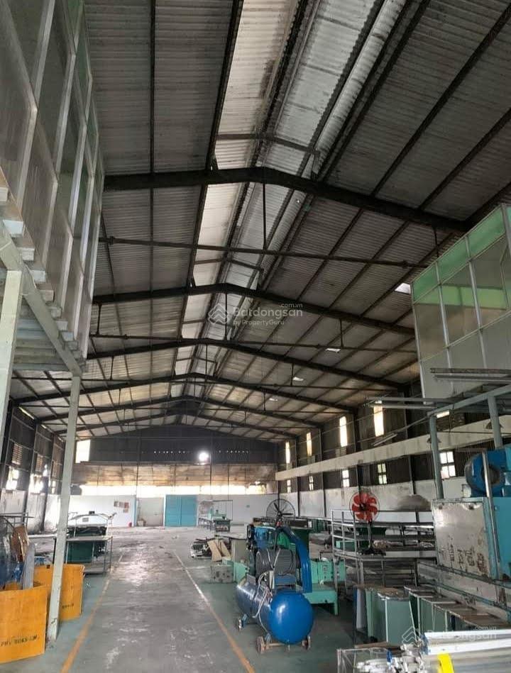 Cho thuê kho 900m2 mái cao 9m  có pccc  tải lớn  cont 40f vào ok