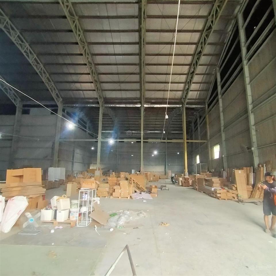 Cho thuê kho xưởng 1000m2  quận 11, container 40f  có hệ thống pccc