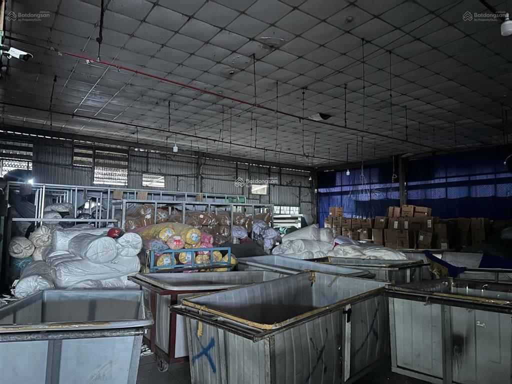 Cho thuê kho xưởng 2500m2  tân phú, container 40f  có hệ thống pccc