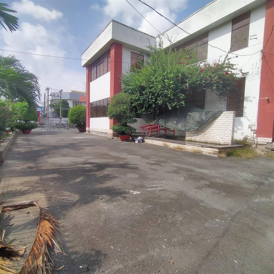 Cho thuê dt xưởng 4.000m2/tổng 6800m2  tân tạo, có pccc tự động, cont vào 24h