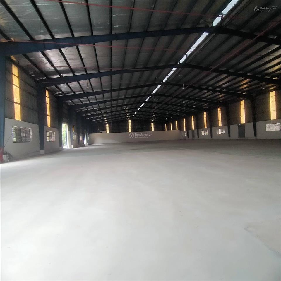 Cho thuê dt xưởng 4.000m2/tổng 6800m2  tân tạo, có pccc tự động, cont vào 24h