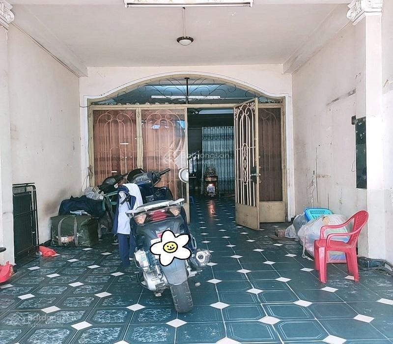 Bán nhà hxh kd nguyễn kiệm, p3, phú nhuận 98m2, 3 tầng, giá rẻ, sát mặt tiền