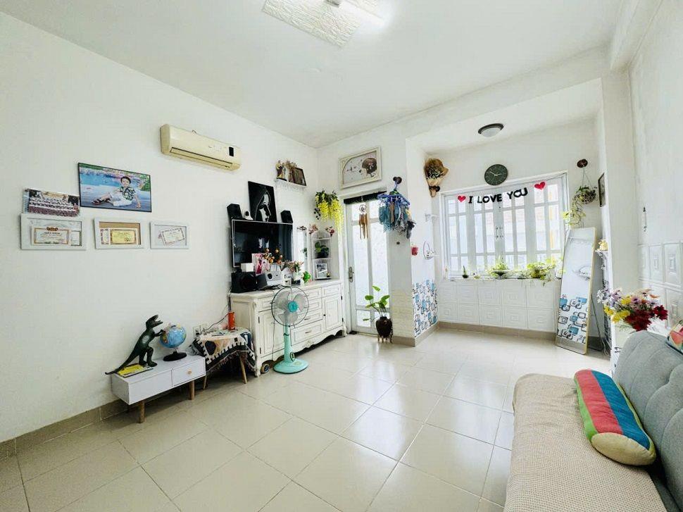 Bán nhà 3m Huỳnh Văn Bánh, P11, Phú Nhuận cũ, 81m2, 4 tầng, ngang 5m, nở hậu L.