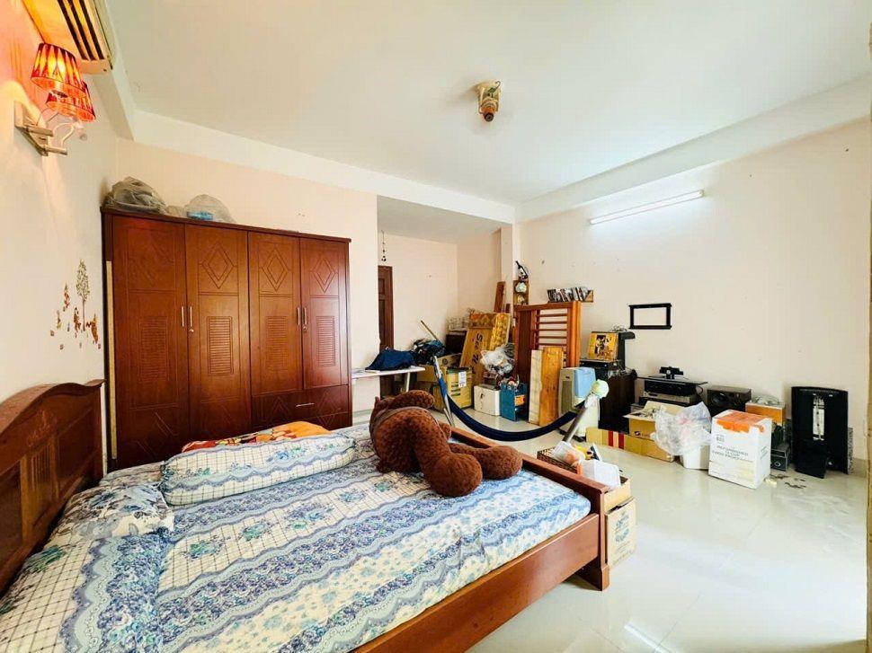 Bán nhà 3m Huỳnh Văn Bánh, P11, Phú Nhuận cũ, 81m2, 4 tầng, ngang 5m, nở hậu L.