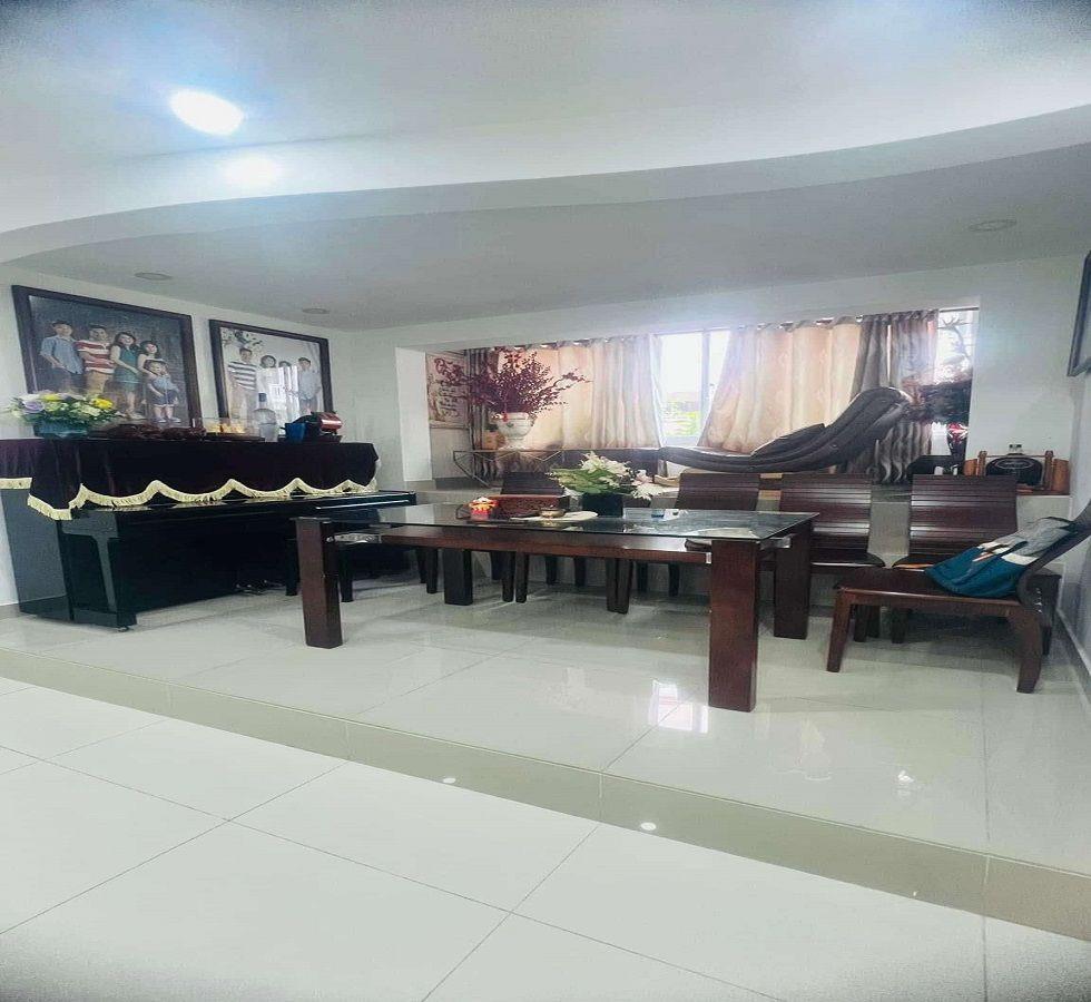 Bán nhà hẻm 8m, ngộp, hạ 6,2 tỷ Nguyễn Cành Chân, Phường Cầu Ông Lãnh, TP HCM, 43m2, 6 tầng