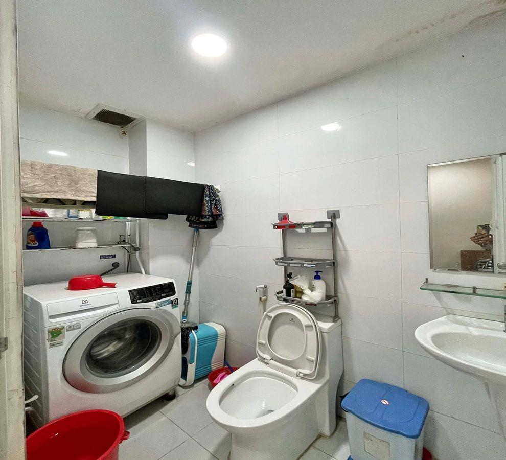 Bán nhà HXH 5m sát mặt tiền Trần Hưng Đạo, P, Cầu Ông Lãnh, TPHCM, 35m2, 2 tầng, giá rẻ