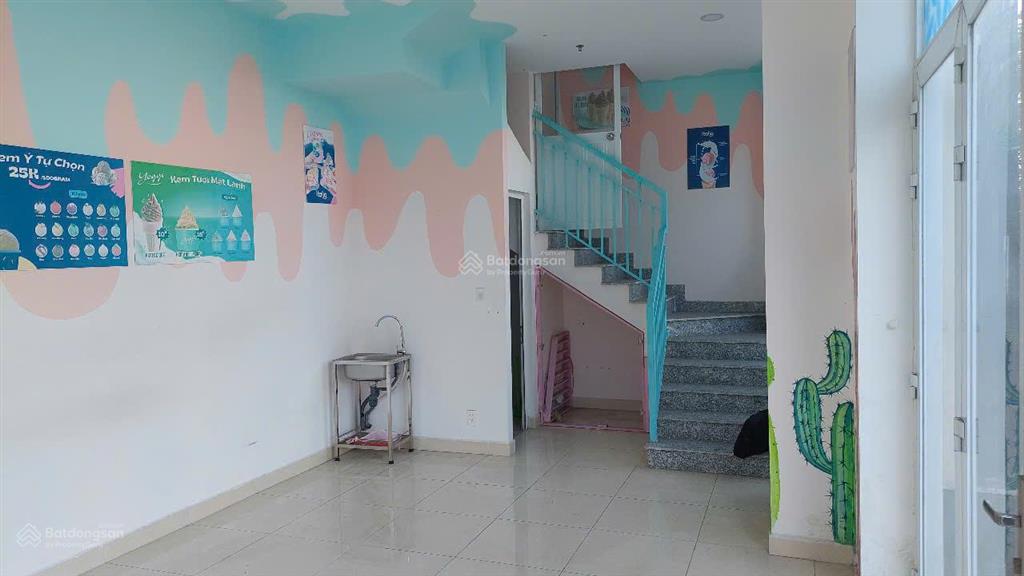 Bán gấp shophouse căn góc, 2 mặt, 79,2m2 tại dream home palace nhiều tiện ích