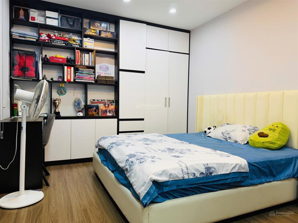 Chính chủ cần bán căn chung cư góc 2 hướng đông bắc  đông nam, 3 phòng ngủ 107,8m²