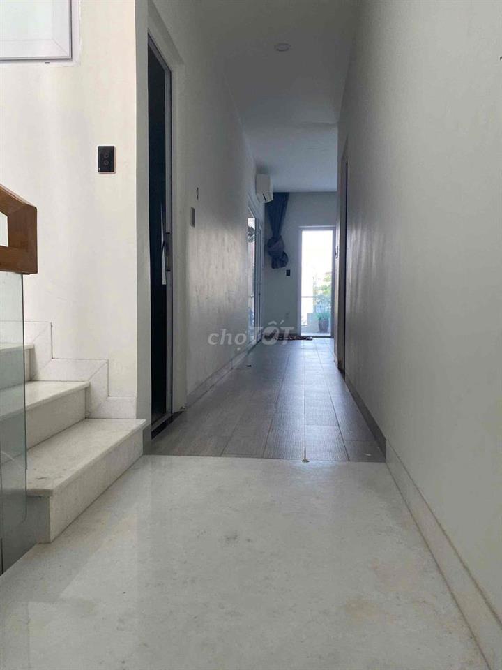 nhà 3 tầng kiêmg cố ngay trung tâm Hải Châu. đường Nam Sơn 4
