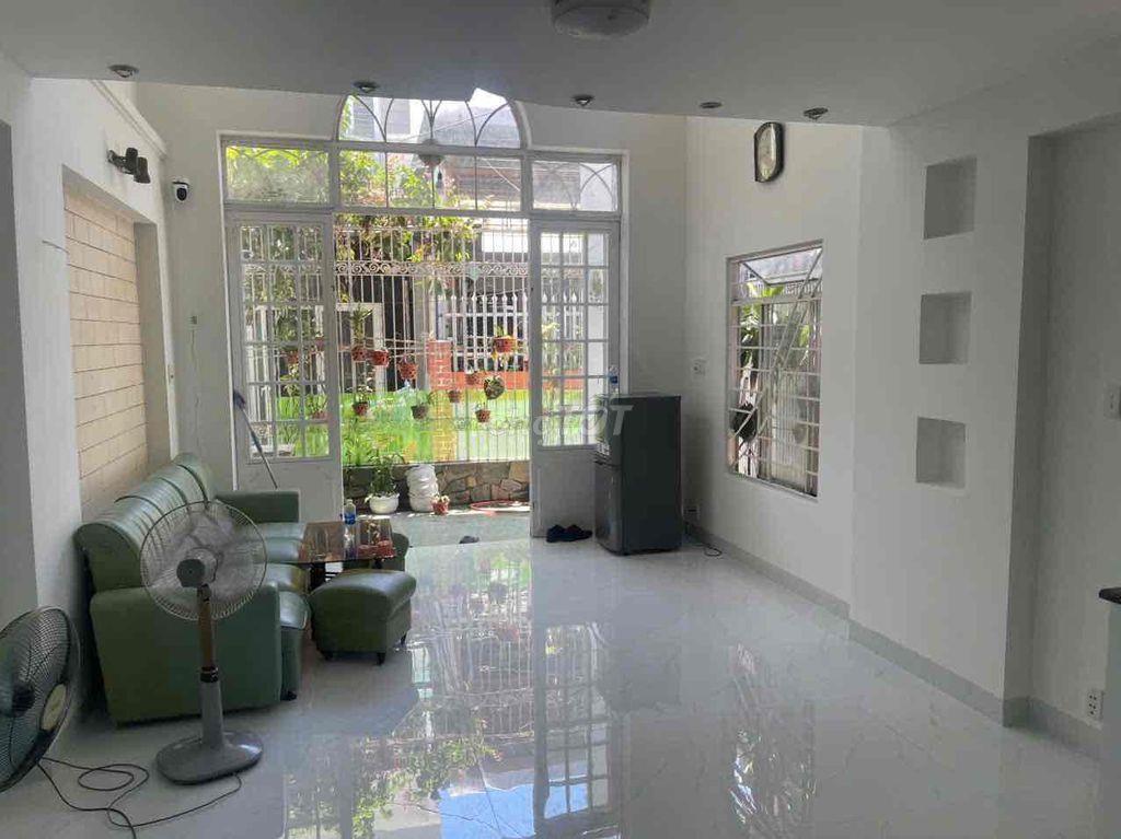 bán nhà kiệt Ông Ích Khiêm. 2 tầng gác lửng 3 phòng ngủ