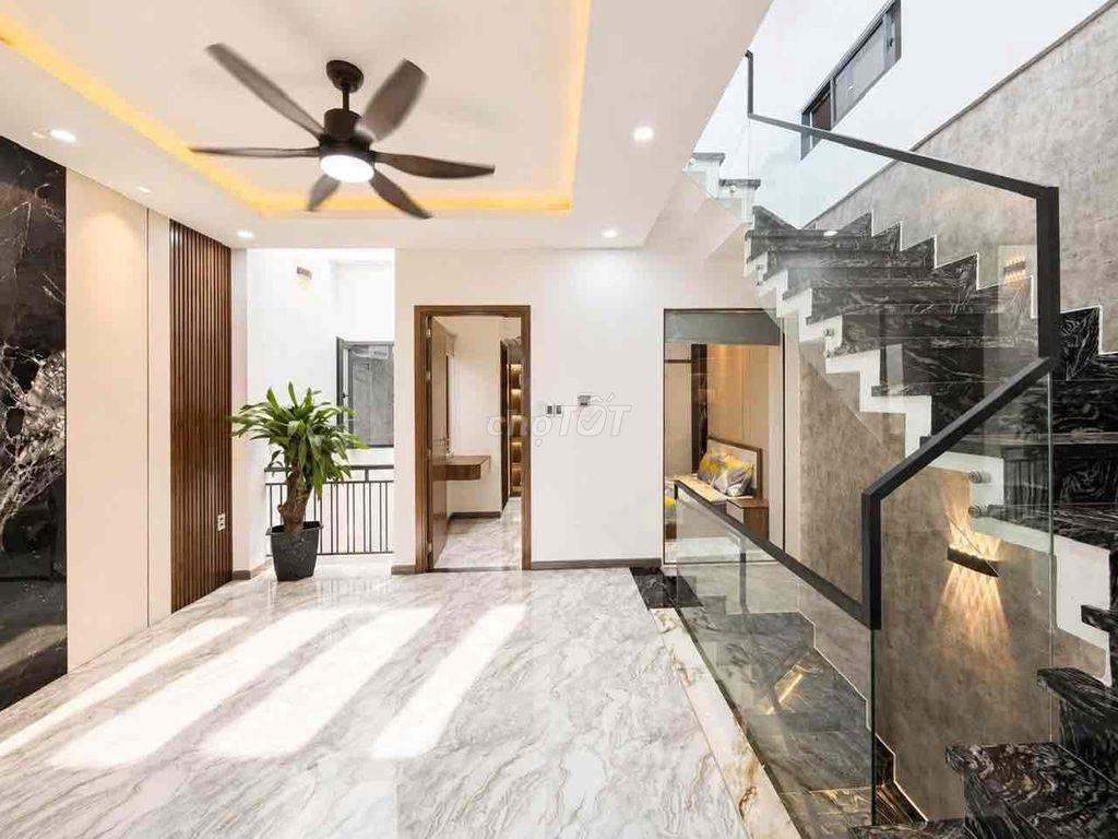nhà đẹp Nguyễn Phước Nguyên 3 tầng có hồ cá