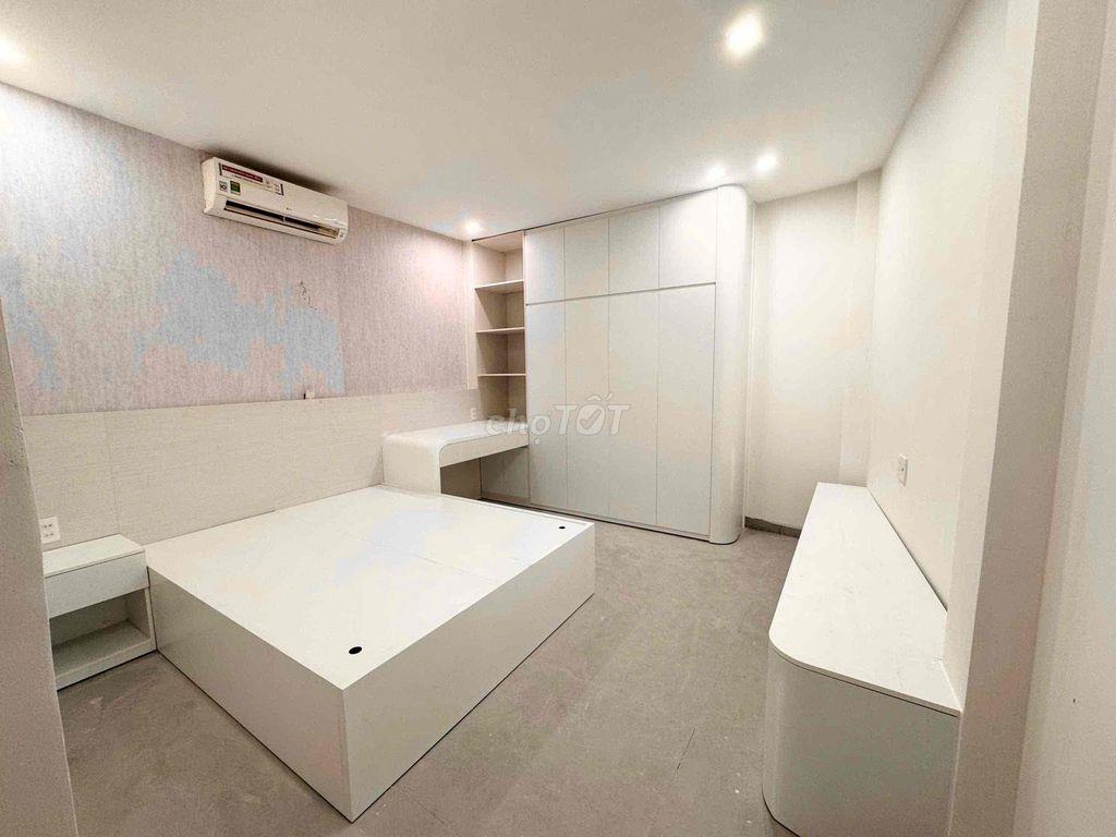 nhà 3 tầng mặt tiền Cao Thắng. đẹp và sang trọng