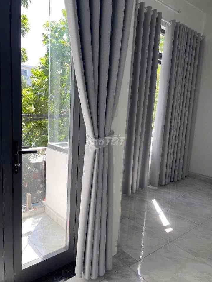bán nhà 3 tầng Lê Văn Sĩ. liên chiểu. gần biển