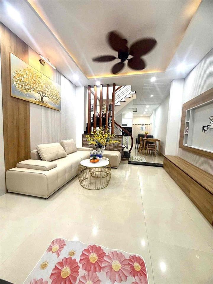 bán nhà 3 tầng kiệt Núi Thành. nhà đẹp. trung tâm thành phố