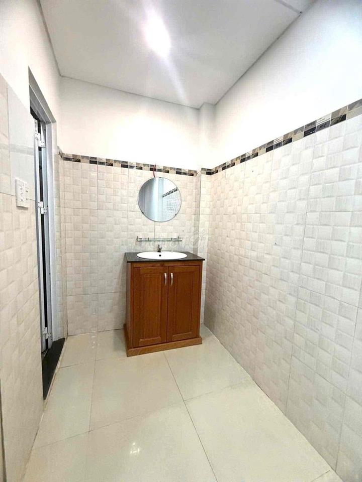 bán nhà 3 tầng kiệt Núi Thành. nhà đẹp. trung tâm thành phố