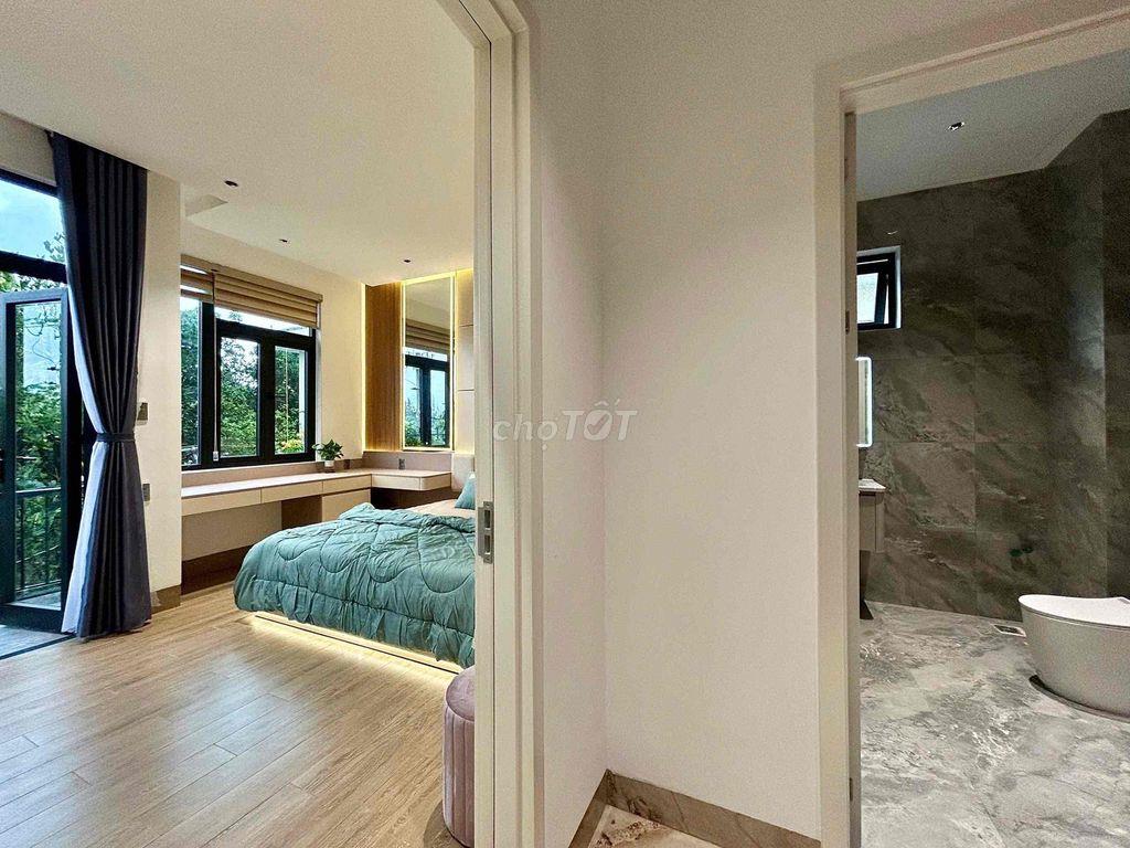 nhà 3 tầng lô góc Đào Công Soạn cách bãi tắm 200m