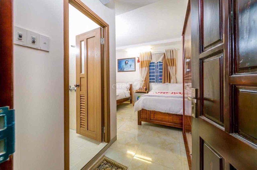 bán khách sạn 5 tầng đường Ông Ích Khiêm, gần biển Nguyễn Tất Thành