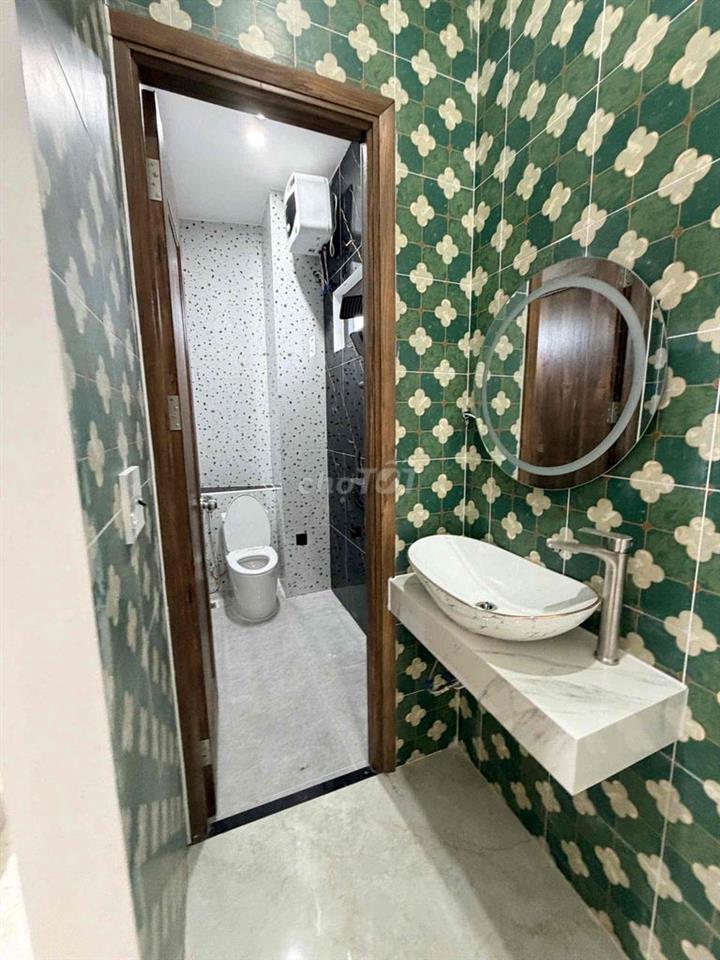 nhà 3 tầng (3 mê) mới 100% – Kiệt ô tô 164 đường Nguyễn Chánh Đà Nẵng.
