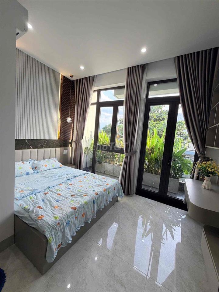 nhà 3 tầng (3 mê) mới 100% – Kiệt ô tô 164 đường Nguyễn Chánh Đà Nẵng.