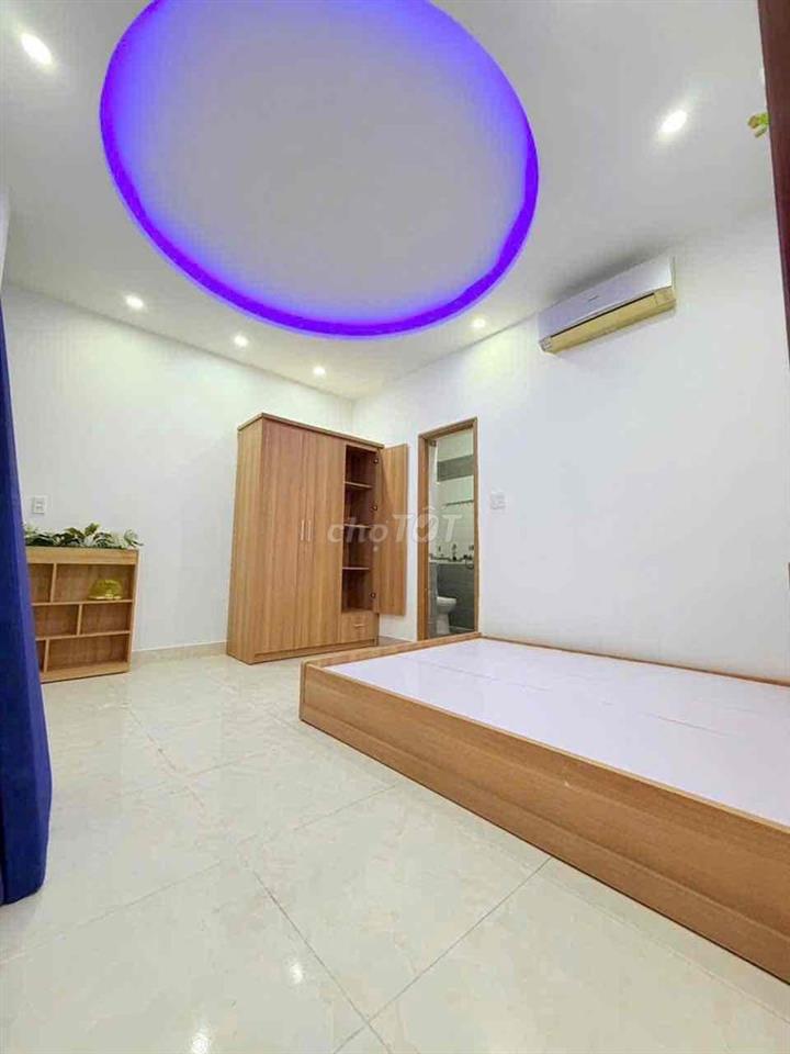 cho thuê nhà 3 tầng mặt tiền Yên Khê. gần mẹ Nhu