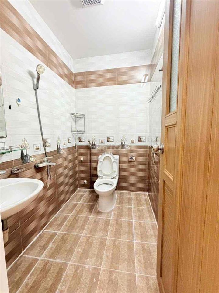 cho thuê nhà 3 tầng mặt tiền Yên Khê. gần mẹ Nhu