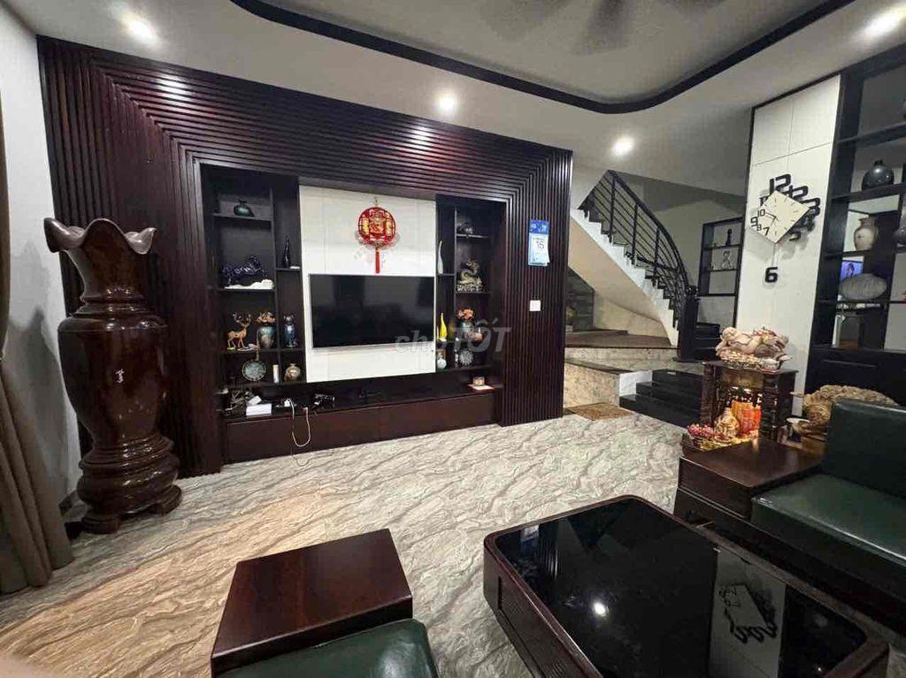 Cho Thuê Biệt Thự  • Mặt tiền đường Hàn Thuyên, Hòa Cường