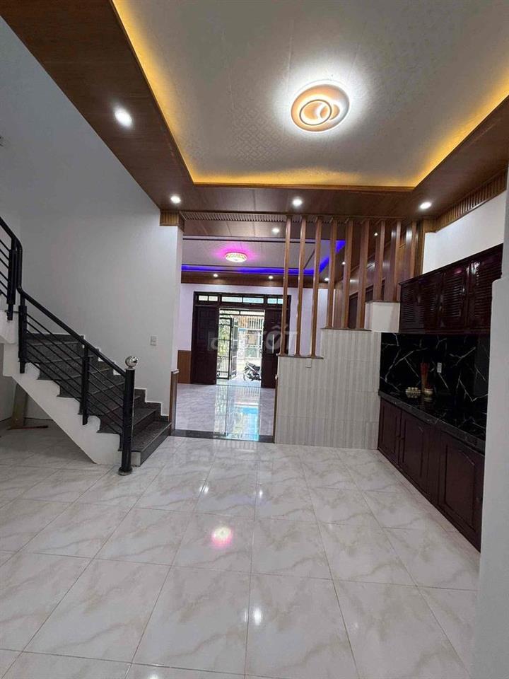 bán nhà 2 tầng đường Xuân Thiều 16. ngay bãi tắm biển